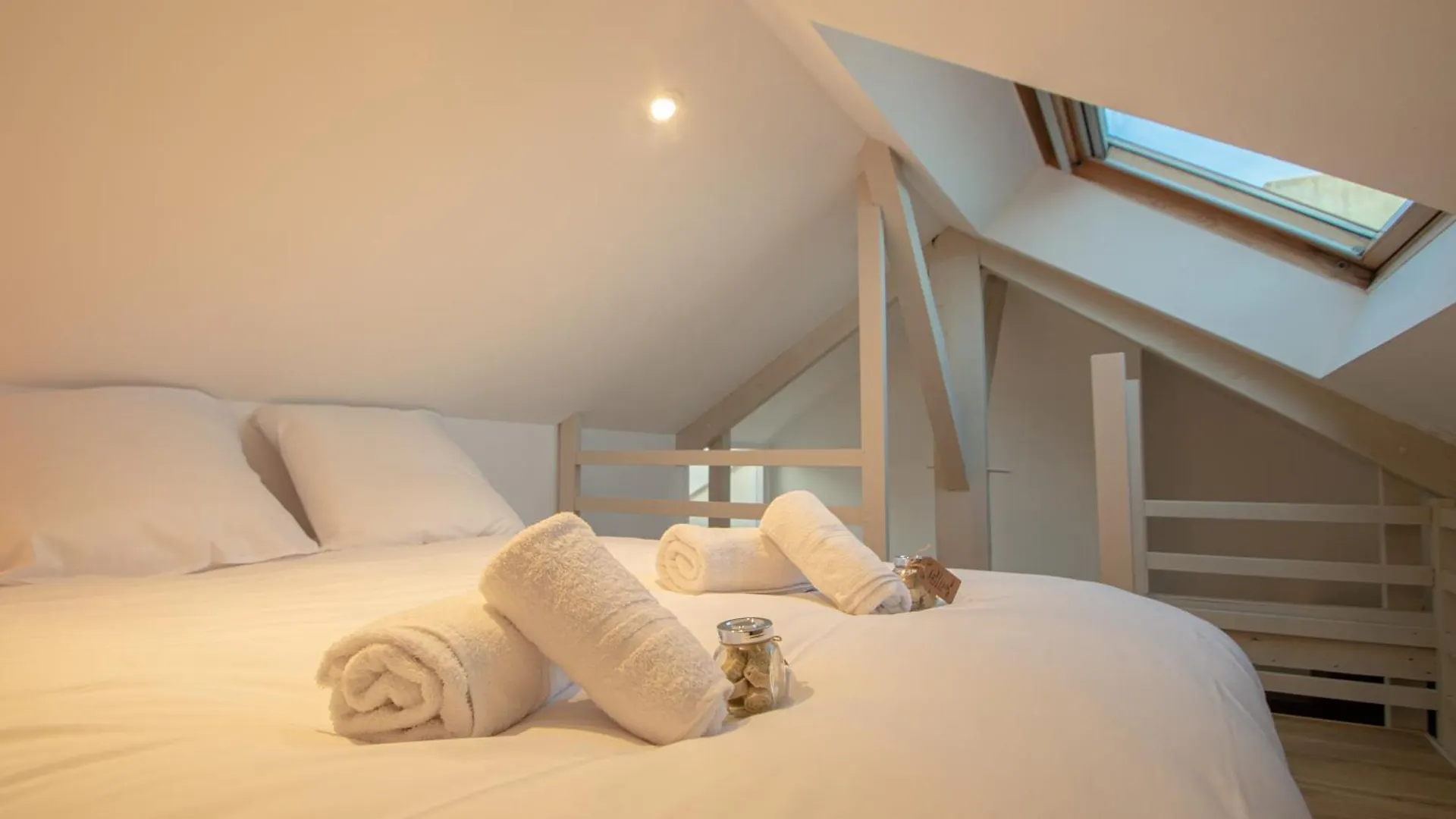 Studio Design Avec Mezzanine - Ty Ar Joly 雷恩
