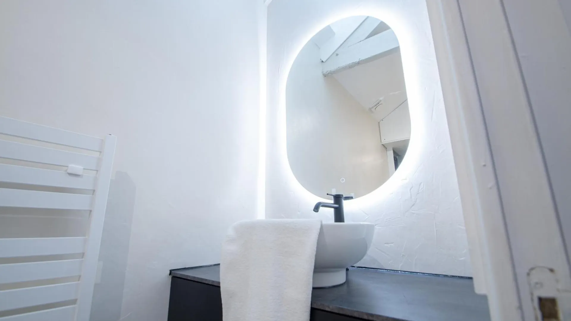 Studio Design Avec Mezzanine - Ty Ar Joly 雷恩